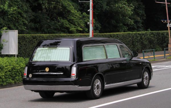 G51 Royal Hearse Rear.png